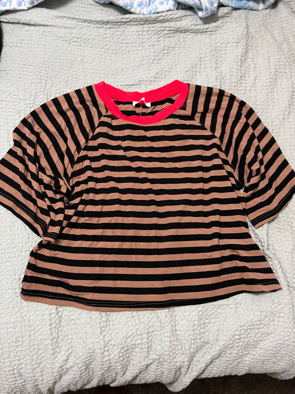 oversized cropped tee